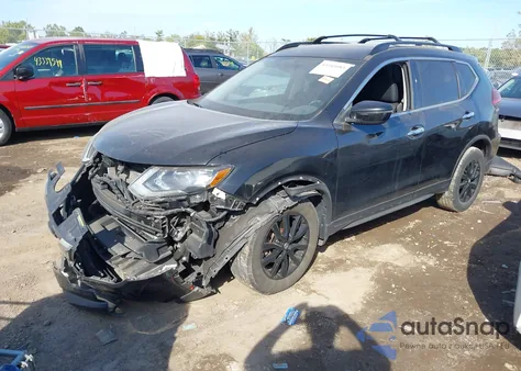 2017 Nissan Rogue Sv z USA, uszkodzony, nr VIN 5N1AT2MV4HC802957